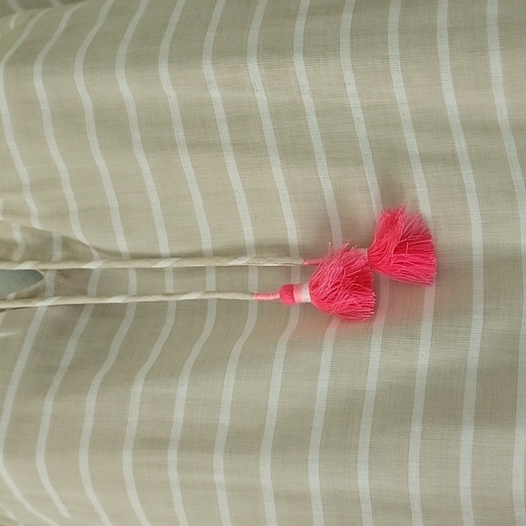 Vineyard Vines Boardwalk Stripe Smocked Beige and Pink Women's Top Size XS - Picture 6 of 13